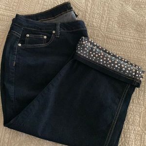 New capri jeans. Bling bling around bottom of the legs. No smoking home. Zip